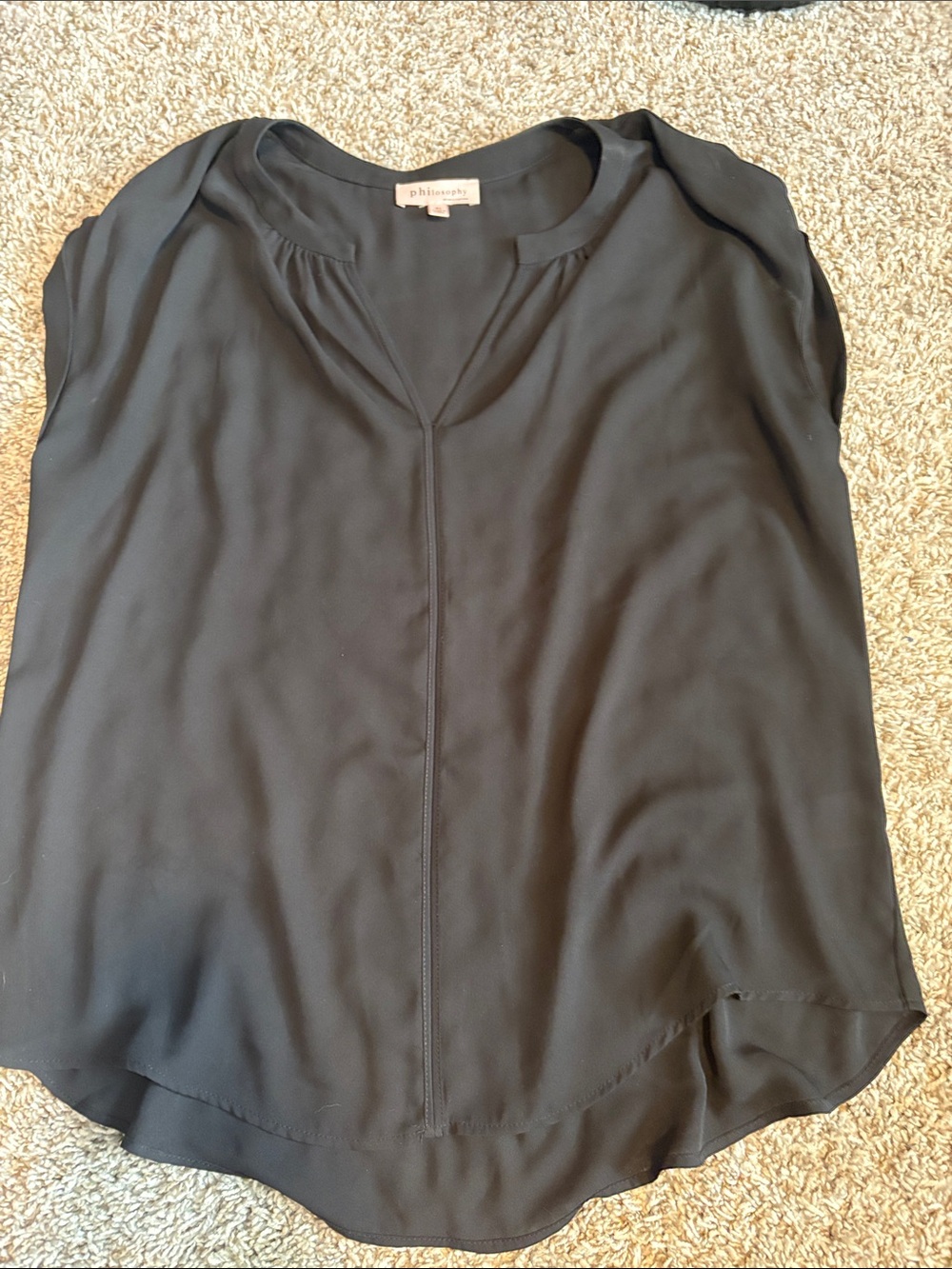 Philosophy Black Cap Sleeve V-Neck Center Seam Blouse
